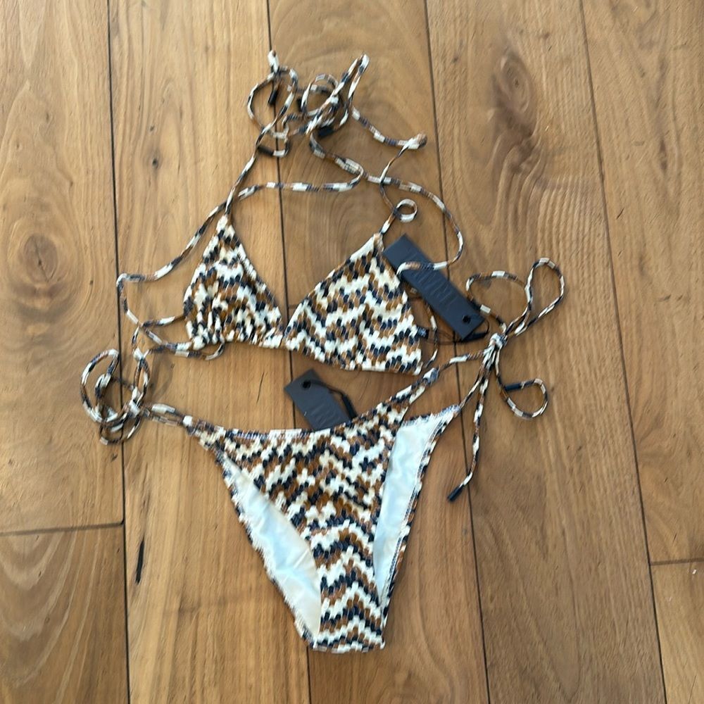 TRIANGL VINCA CONFETTI GEO NO BAG NEW WITH TAGS
